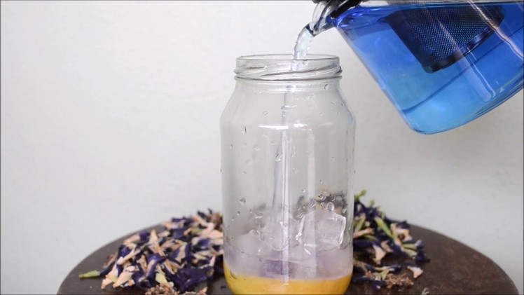 DIY Colour-changing Tea (Blue Butterfly Pea Flower Tea)