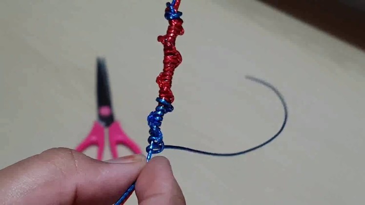 HOW TO MAKE AN EASY SCOOBIE. SCOOBY (A TUTORIAL BY MY SISTER)