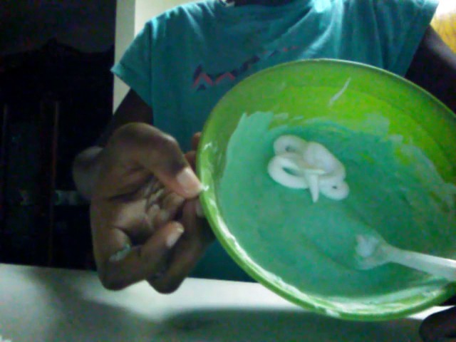 How to make slime with borax,shaving cream,glue and food coloring