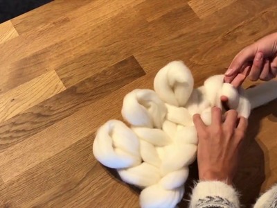 How to knit an infinity scarf in 2min! Tutorial