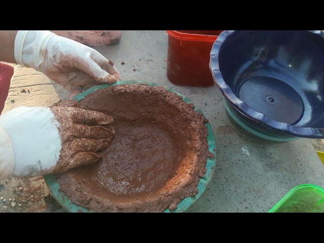 How to make Hypertufa cantainers( pots ) Part-1 (Hindi)