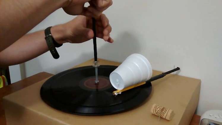 DIY Cardboard - Hand Powered Record Player