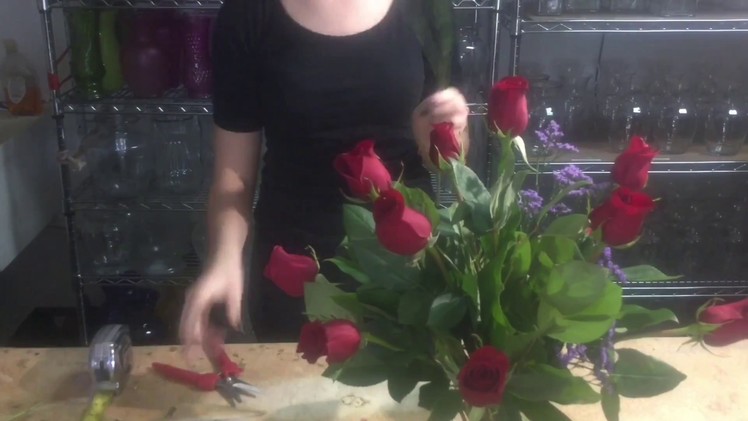 How to Make a Dozen Rose Arrangement