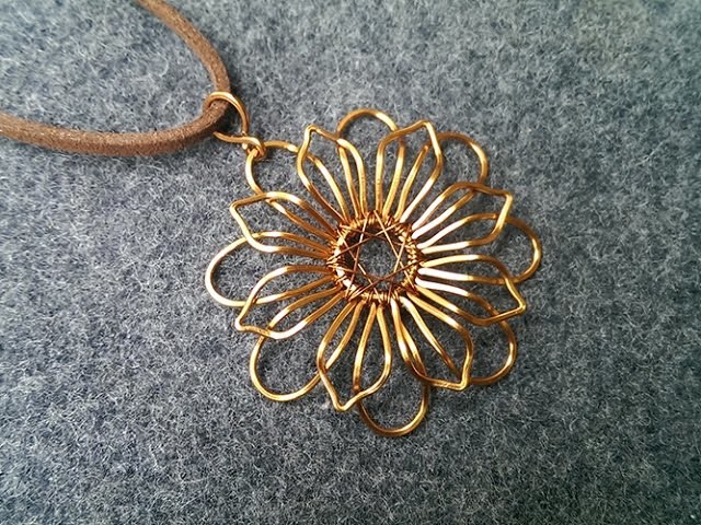 Mandala flower pendant - How to make wire jewelery 219