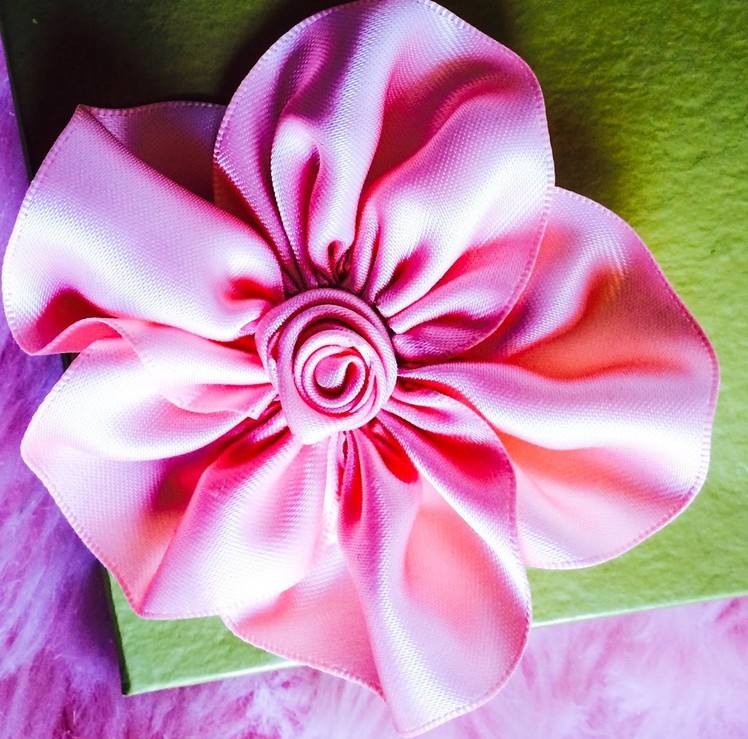 DIY: How to make ribbon flower hair clip.