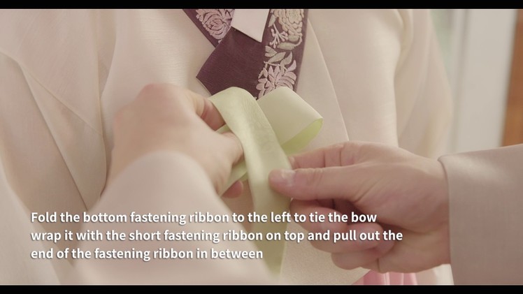 How to tie the fastening ribbon (for woman)