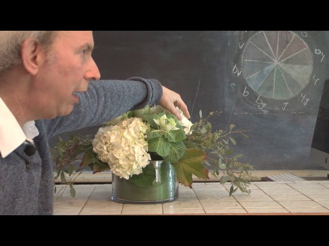 A Step-by-Step Floral Centerpiece For The DIY Bride