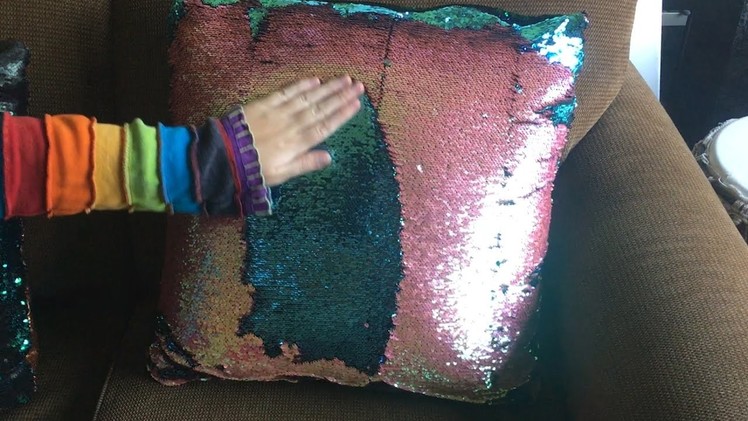 Color Changing PIllows?!?! - Two Tone Sequin Fabric DIY!