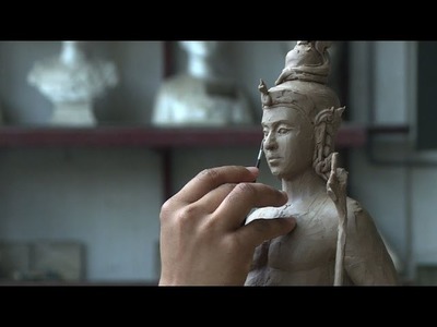 Thai artisans craft sculptures for king's funeral