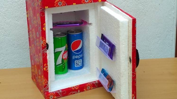 How to make a Mini  Refrigerator  (  Low cost DIY)
