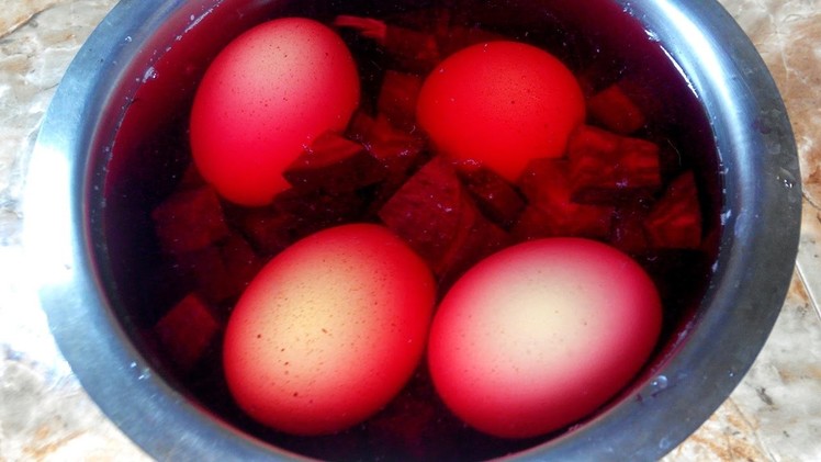 How To Dye Eggs with foods! How to Make Food Coloring for Easter!