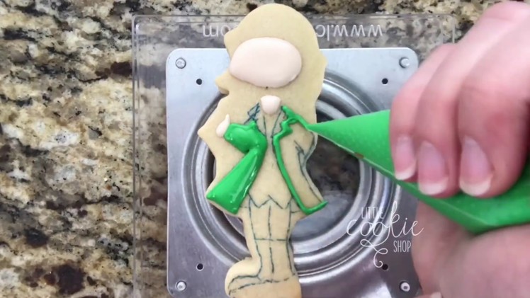 How to make a leprechaun cookie with royal icing
