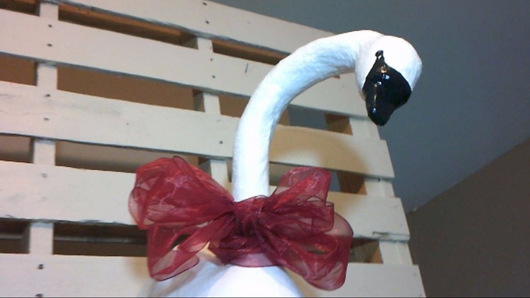 How to Make a Beautiful Swan from Recycables