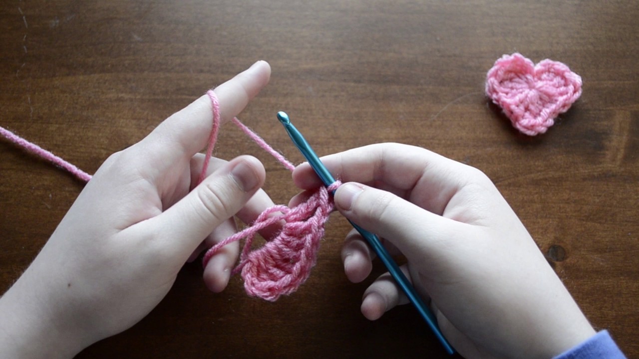 crochet-heart-tutorial-step-by-step-for-beginners