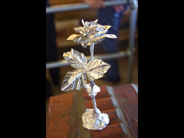 How to make an aluminum foil palm tree