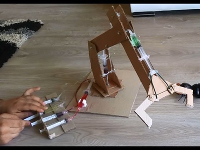 DIY Hydraulic Powered Robotic Arm from Cardboard