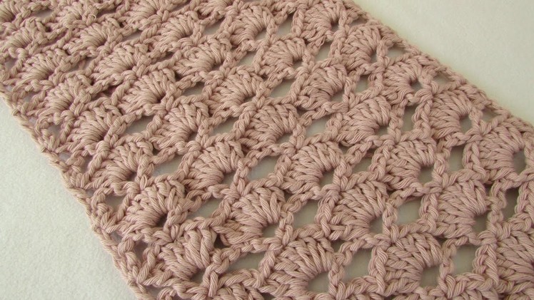 How to crochet an easy lace scarf for beginners
