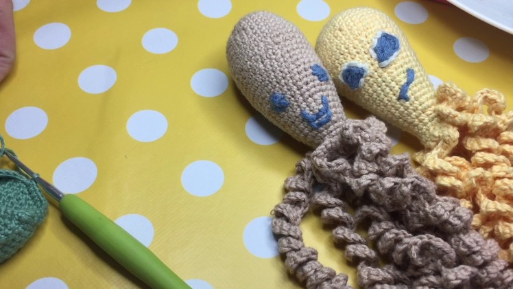 Learn to Crochet - Yarn Under Method