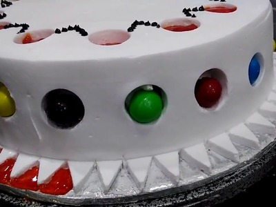 How to make a cake with whipy whip with well decoration.