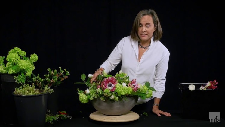 How to Make a Flower Centerpiece