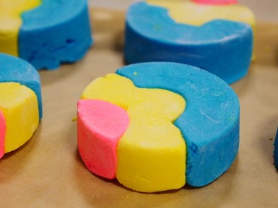 Lush How It's Made: Your Mother Should Know Bubble Bar