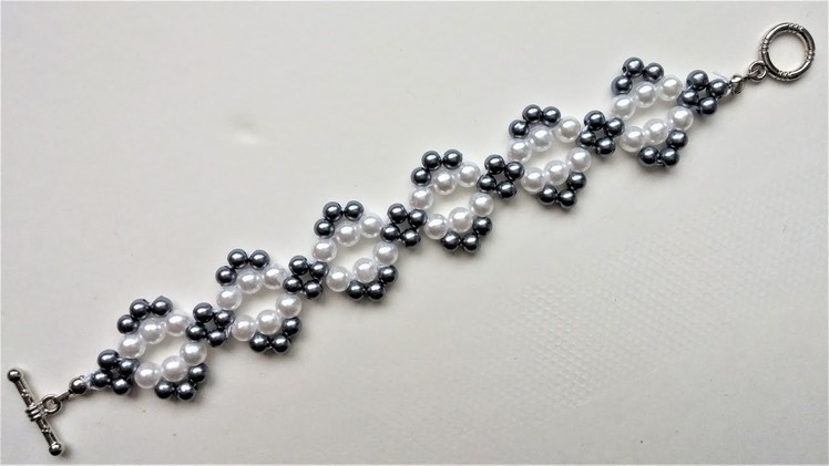 Simple handmade pearl beads bracelet. Beaded pattern for beginners