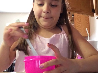 Making slime with toothpaste,salt and flour