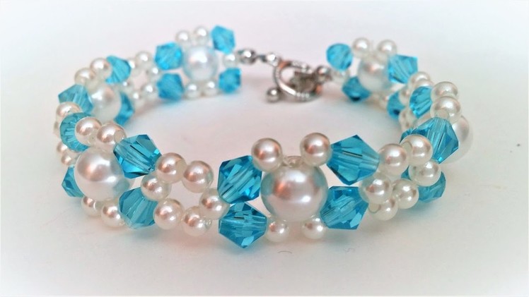 Instructions on How to Make a Blue Beaded Bracelet with a simple pattern