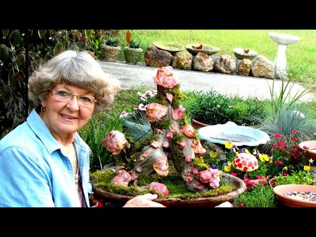 Paper Mache  Mushrooms Garden Art Old Wooden Stump In Ga.