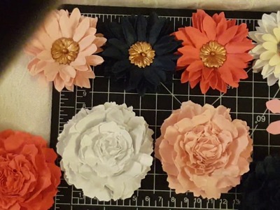 MY FIRST TATTERED FLOWERS WITH TUTORIAL  (TIM HOLTZ)