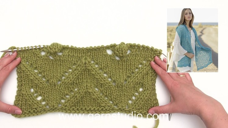 How to knit the lace pattern in the scarf in DROPS 177-30