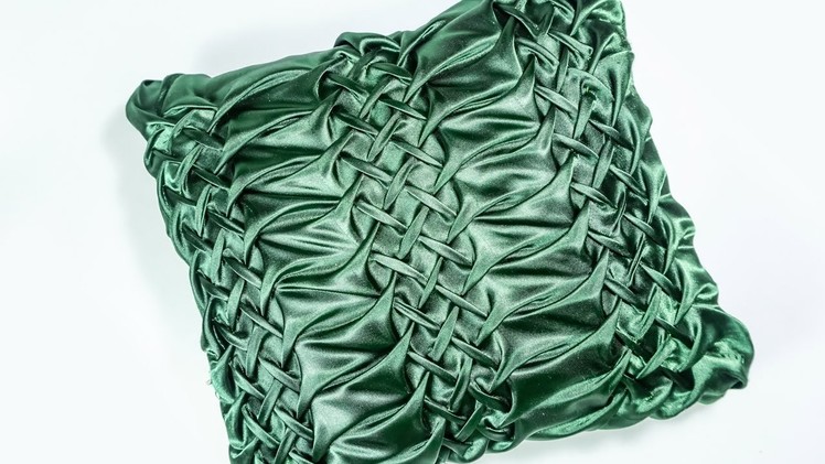 DIY Pillowcases for Home Decor: Canadian Smocked Design|HandiWorks #117