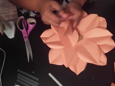 Paper flower tutorial. Flores de papel tutorial. Mame paper flowers