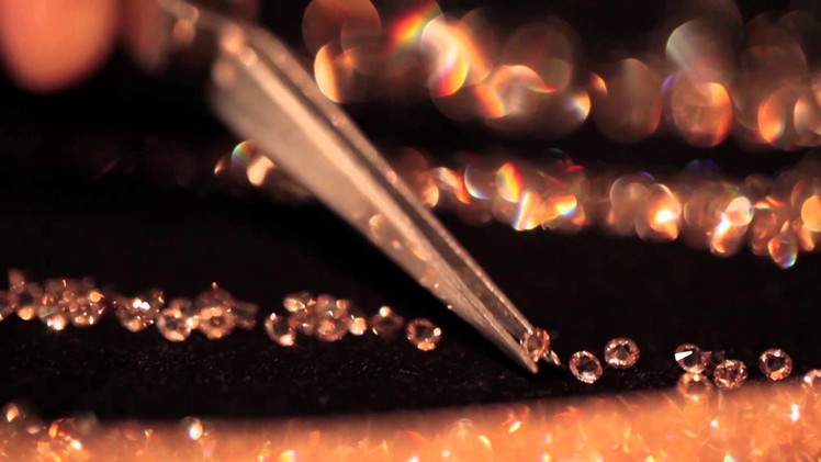From inspiration to store - discover how a Swarovski Stardust piece is made
