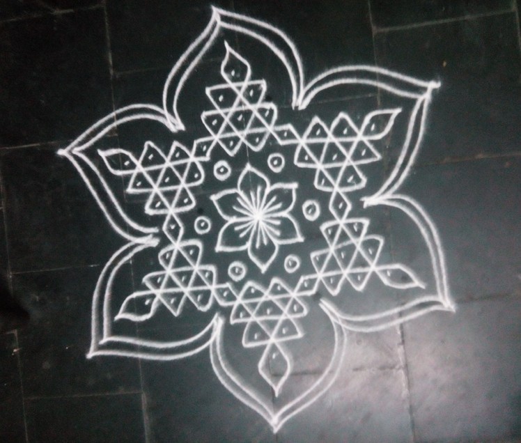 SIMPLE DOTTED KOLAM with 7-4 DOTS FOR NAVARATHRI