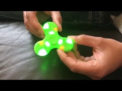 Bluetooth Fidget spinners plays ed Sheeran with lights and speaker must see