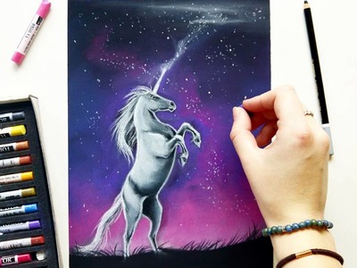 Pastel drawing: Unicorn and a night sky | Leontine van vliet
