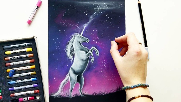 Pastel drawing: Unicorn and a night sky | Leontine van vliet