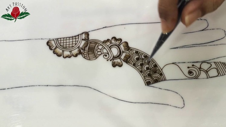 Tutorial 9 : Case study: How to practice and improve your henna art