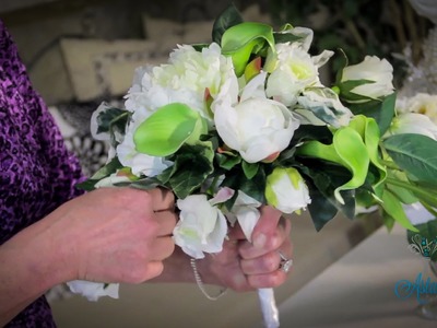 Wedding Floristry Tutorial: How to make a Trailing Bouquet