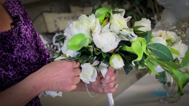 Wedding Floristry Tutorial: How to make a Trailing Bouquet