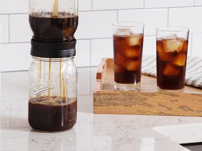Make cold brew coffee in a mason jar.