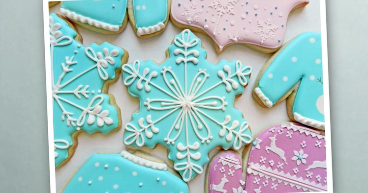 How to Decorate a Snowflake Cookie