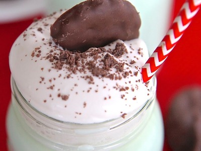 How To Make Creamy Mint White Hot Chocolate (Crock-Pot) | Recipe