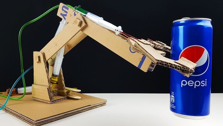 How to Make Hydraulic Robotic Arm from Cardboard!