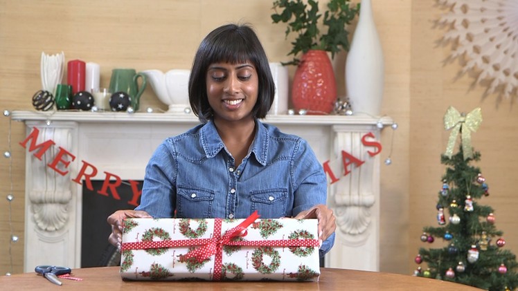 Make Christmas gift wrapping easy: Boots Christmas gift wrapping tips