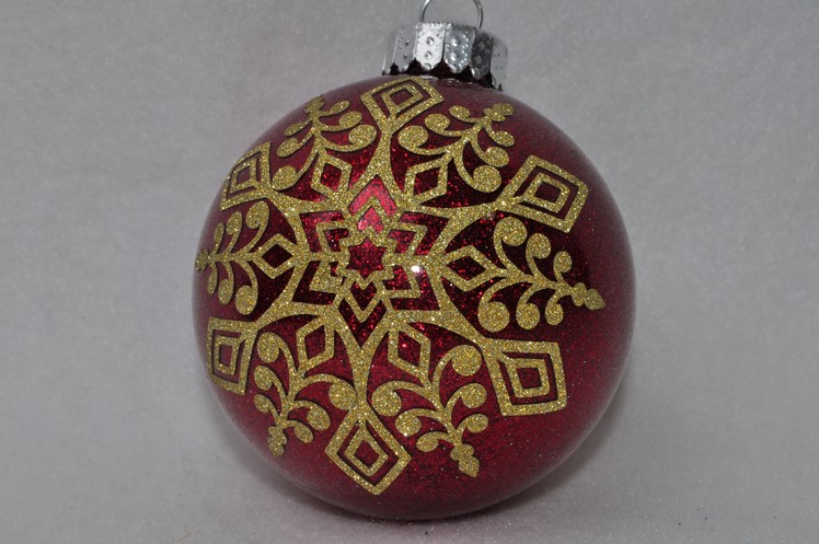 Glittering Snowflake Ornament - Cricut Explore - Count down to Christmas