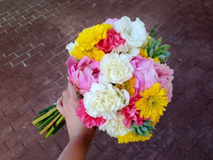 How to make an easy hand-tied bridal bouquet!