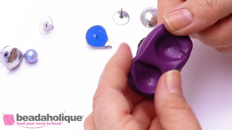 Quick Tip: Using Silicone Molding Putty for Leveling Resin