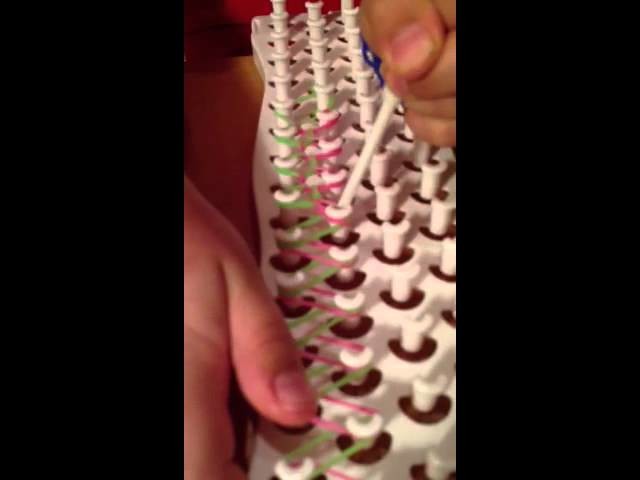 Fun loom beginner bracelet tutorial from 7 yr old